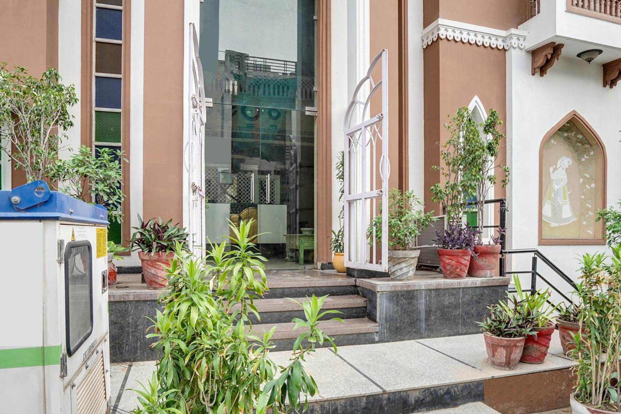 Super Townhouse Mansarovar Near Metro Station Jaipur Buitenkant foto