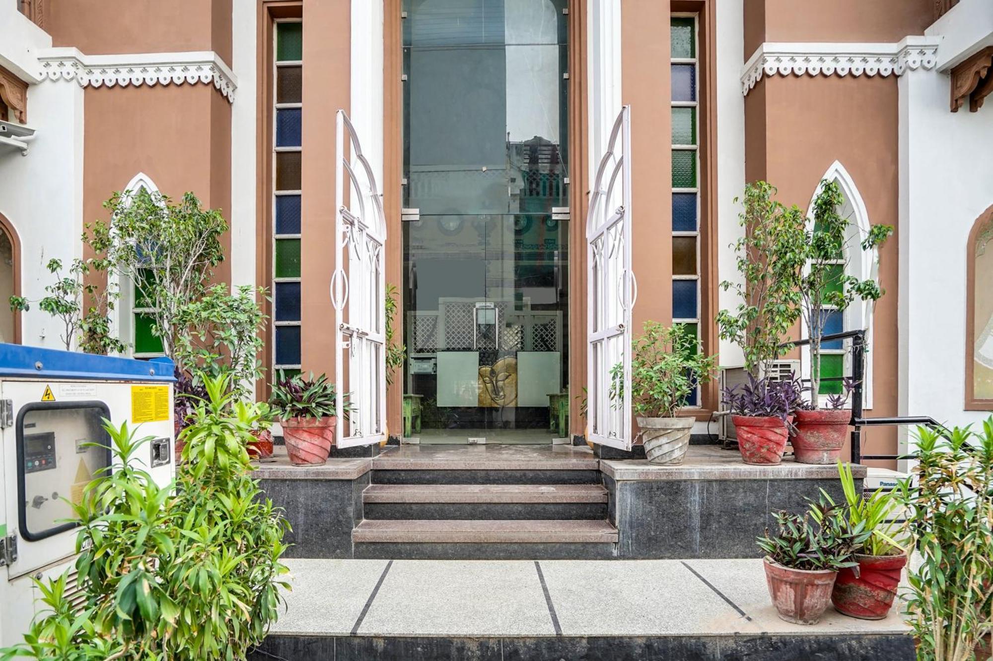 Super Townhouse Mansarovar Near Metro Station Jaipur Buitenkant foto