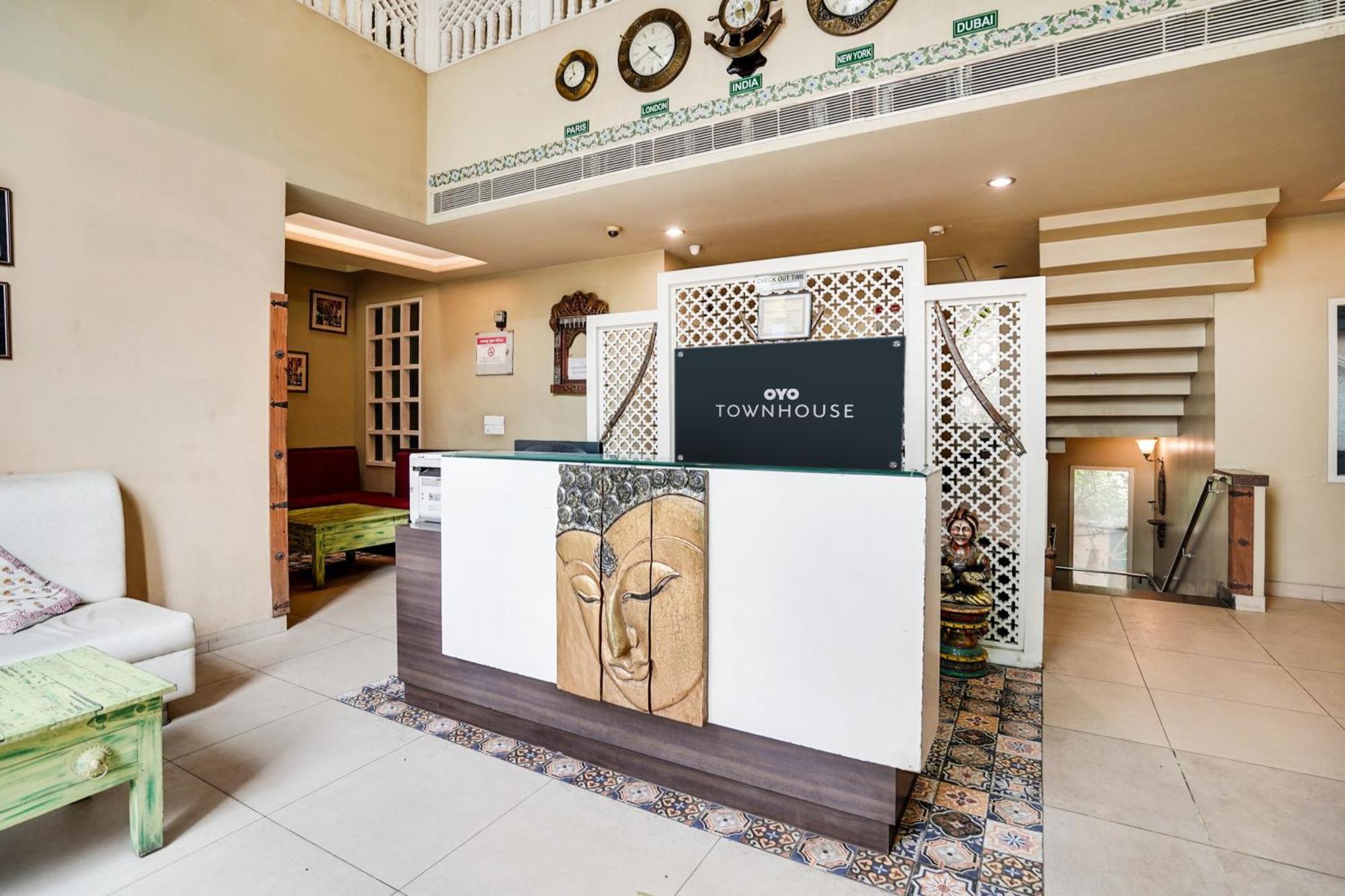 Super Townhouse Mansarovar Near Metro Station Jaipur Buitenkant foto