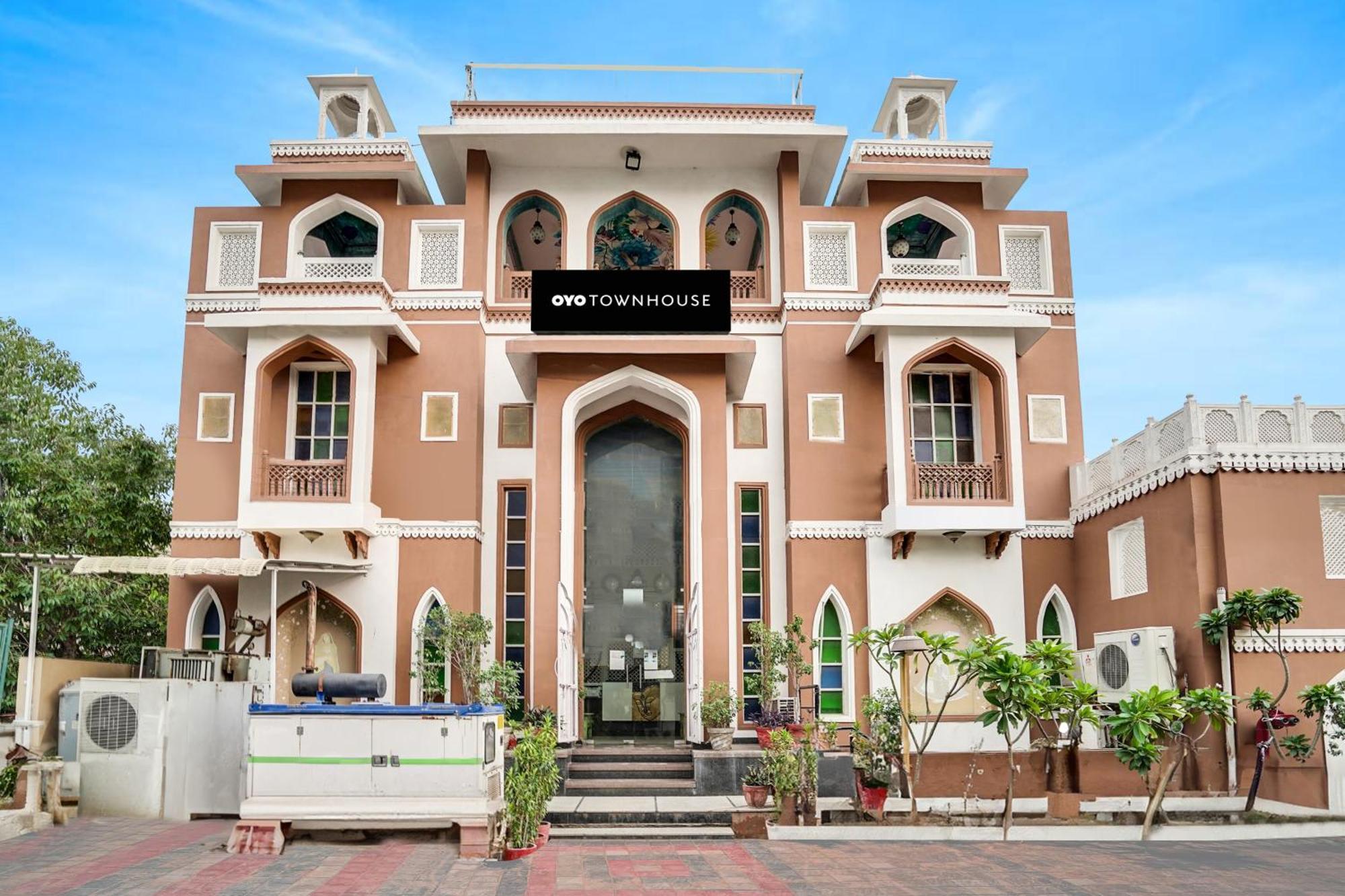 Super Townhouse Mansarovar Near Metro Station Jaipur Buitenkant foto
