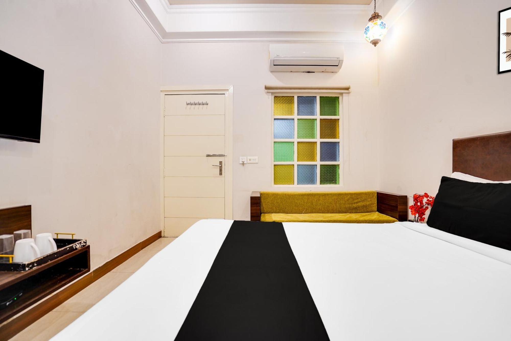 Super Townhouse Mansarovar Near Metro Station Jaipur Buitenkant foto