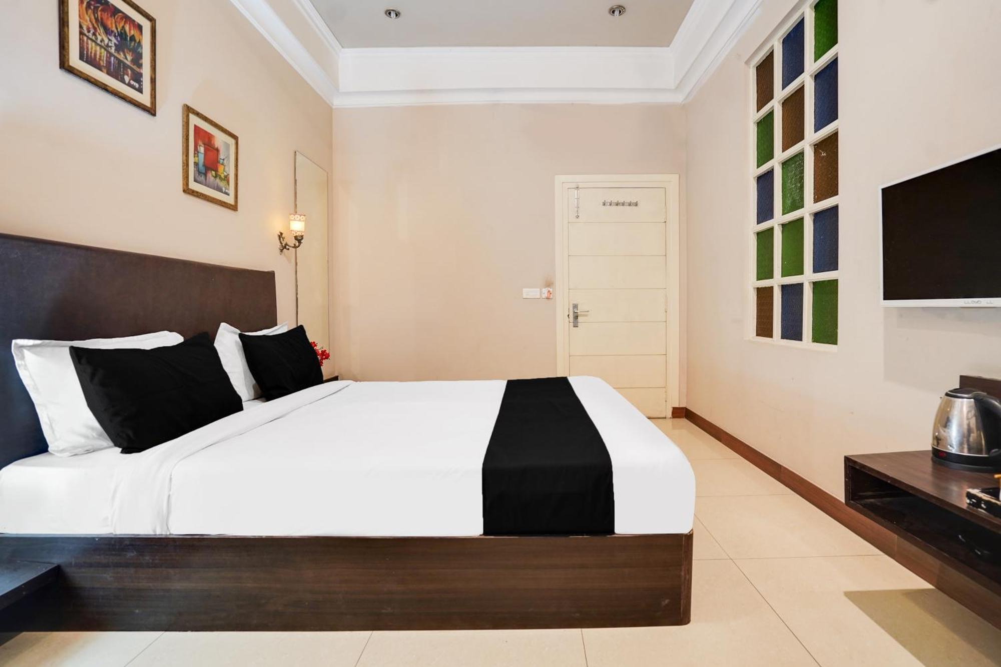 Super Townhouse Mansarovar Near Metro Station Jaipur Buitenkant foto